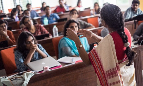കേന്ദ്ര സർവകലാശാല അധ്യാപകരുടെ യോഗ്യത പരിശോധിക്കാൻ സമിതി