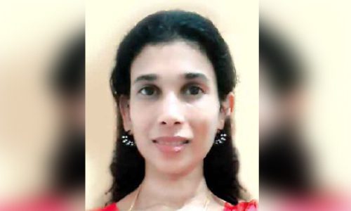 വീട്ടമ്മയെ തൂങ്ങിമരിച്ച നിലയിൽ കണ്ടതിൽ ദുരൂഹതയെന്ന്