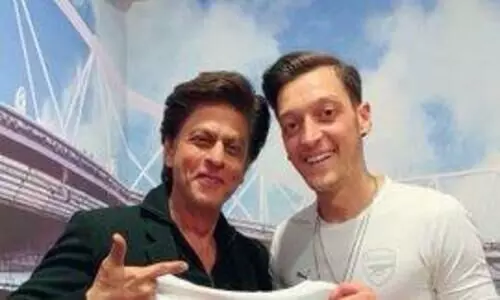 ഷാറൂഖ്​ ഖാന്​ ജന്മദിന ആശംസകൾ നേർന്ന്​ ഓസിൽ