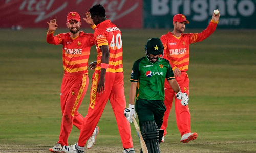 സൂപ്പർ പോരിൽ പാകിസ്​താനെ അട്ടിമറിച്ച്​ സിംബാബ്​വെ