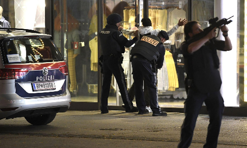 വി​യ​ന​യി​ൽ തീ​വ്രവാദി ആ​ക്ര​മ​ണം; മരണം അഞ്ചായി