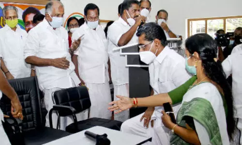 സ്വയം പ്രഖ്യാപിത സ്ഥാനാർഥികളെ അനുവദിക്കില്ല -മുല്ലപ്പള്ളി സ്വയം പ്രഖ്യാപിത സ്ഥാനാർഥികളെ അനുവദിക്കില്ല -മുല്ലപ്പള്ളി