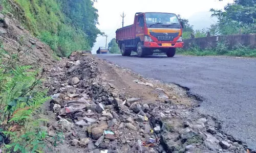 കൊട്ടിയൂർ-വയനാട് ചുരം റോഡ് പുനർനിർമാണം പ്രഖ്യാപനത്തിലൊതുങ്ങി