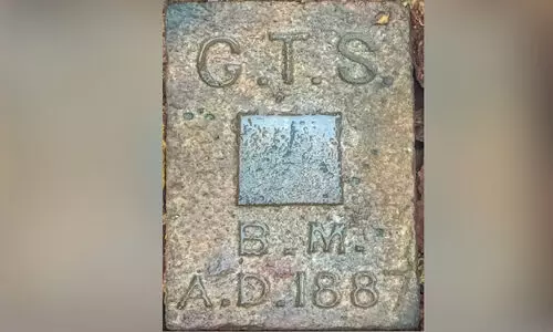 ചേരമാൻ ജുമാമസ്ജിദിൽ ബ്രിട്ടീഷുകാർ സ്ഥാപിച്ച സർവേ ഓഫ് ഇന്ത്യയുടെ ബെഞ്ച് മാർക്കിൽനിന്ന് പുതിയ പഠനം ആരംഭിച്ചു ചേരമാൻ ജുമാമസ്ജിദിൽ ബ്രിട്ടീഷുകാർ സ്ഥാപിച്ച സർവേ ഓഫ് ഇന്ത്യയുടെ ബെഞ്ച് മാർക്കിൽനിന്ന് പുതിയ പഠനം ആരംഭിച്ചു