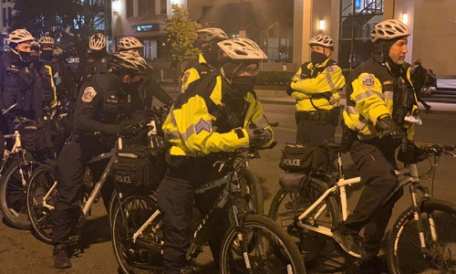 ട്രംപിനെ എതിർത്തും ബൈഡനെ അനുകൂലിച്ചും പ്രകടനം; വാഷിങ്ടണിൽ മൂന്നു പേർ അറസ്റ്റിൽ