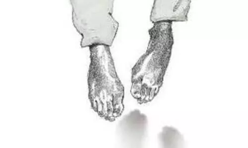 വാളയാർ കേസിൽ പ്രതിയായിരുന്നയാൾ തൂങ്ങി മരിച്ച നിലയിൽ