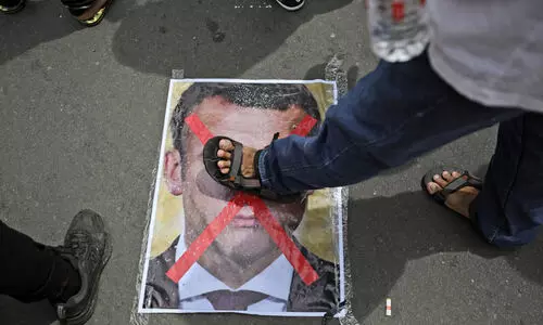 മാക്രോണിനെതിരെ പ്രതിഷേധം: മുസ് ലിം രാജ്യങ്ങളിലേക്ക് പ്രത്യേക പ്രതിനിധിയെ അയക്കാൻ ഫ്രാൻസ്