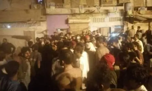 അക്രമികളില്‍നിന്നും പാകിസ്താനിലെ ക്ഷേത്രം  സംരക്ഷിച്ച് മുസ്‌ലിം കുടുംബങ്ങള്‍