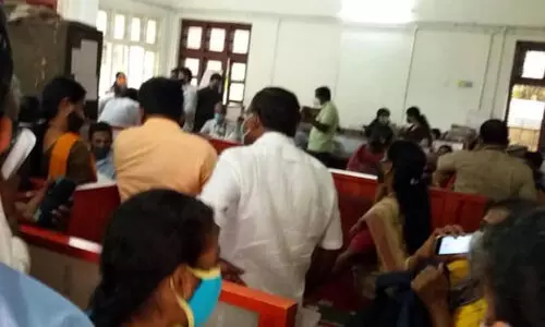 ചങ്ങനാശ്ശേരി നഗരസഭയില്‍ വിജിലന്‍സ് റെയ്ഡ്; രണ്ട് വനിത ഉദ്യോഗസ്ഥര്‍ അറസ്റ്റില്‍