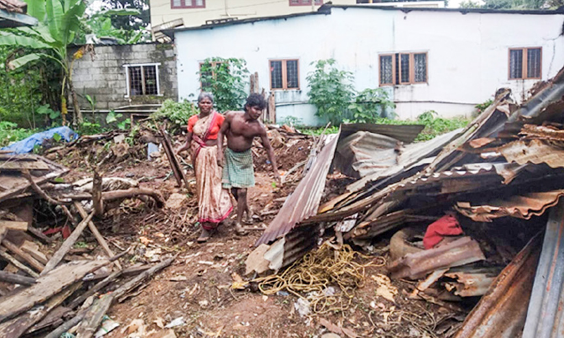 റോഡിന് സ്ഥലം ഏറ്റെടുക്കും മുമ്പേ ഇടിച്ചുനിരത്തല് റോഡിന് സ്ഥലം ഏറ്റെടുക്കും മുമ്പേ ഇടിച്ചുനിരത്തല്