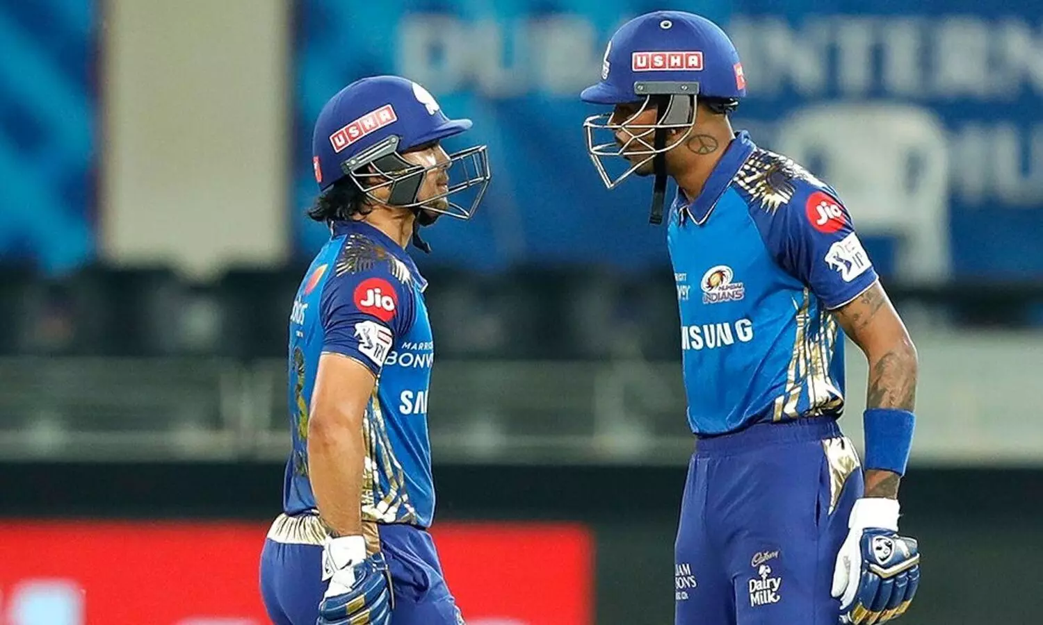 ദുബൈയിൽ സിക്​സർ പൂരം; മുംബൈക്ക്​ 200 റൺസ്​