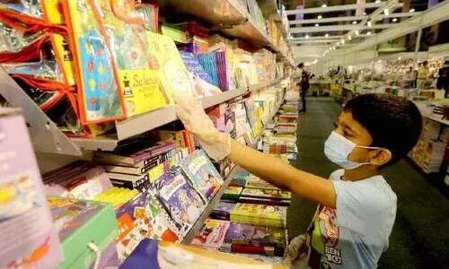 ലോ​കം ഷാ​ർ​ജ​യി​ൽ​നി​ന്ന് വാ​യി​ച്ചു​തു​ട​ങ്ങി