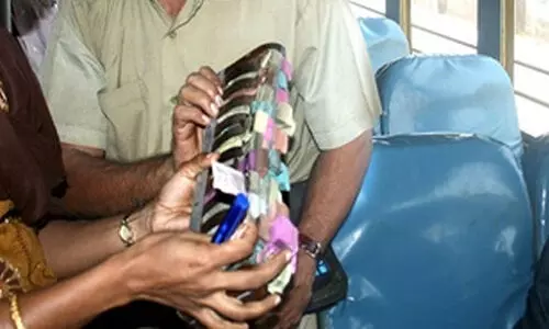 ടിക്കറ്റ്​ റാക്ക്​ പോയാൽ ഇനി കണ്ടക്​ടറുടെ പണിയും പോകും!