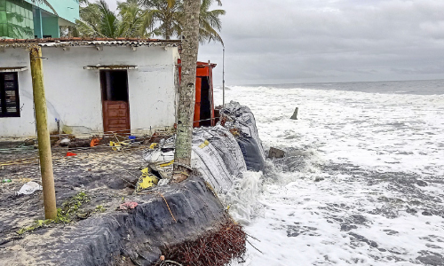 തീരസംരക്ഷണ നടപടികളെക്കുറിച്ച് മിണ്ടാട്ടമില്ല; വഞ്ചനയുടെ ദുരിതംപേറി തീരവാസികൾ