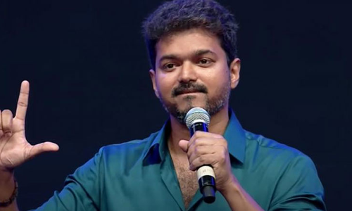 അച്ഛൻ​ തുടങ്ങിയ പാർട്ടിയുമായി ബന്ധമില്ല; ആരാധകർ പാർട്ടിയിൽ ചേരരുത്: വിജയ്​