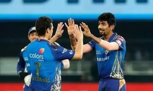 ആദ്യം അടിച്ചു പരത്തി, പിന്നെ എറിഞ്ഞിട്ടു; ഡൽഹിയെ അനായാസം കടന്ന്​ മുംബൈ ഫൈനലിൽ