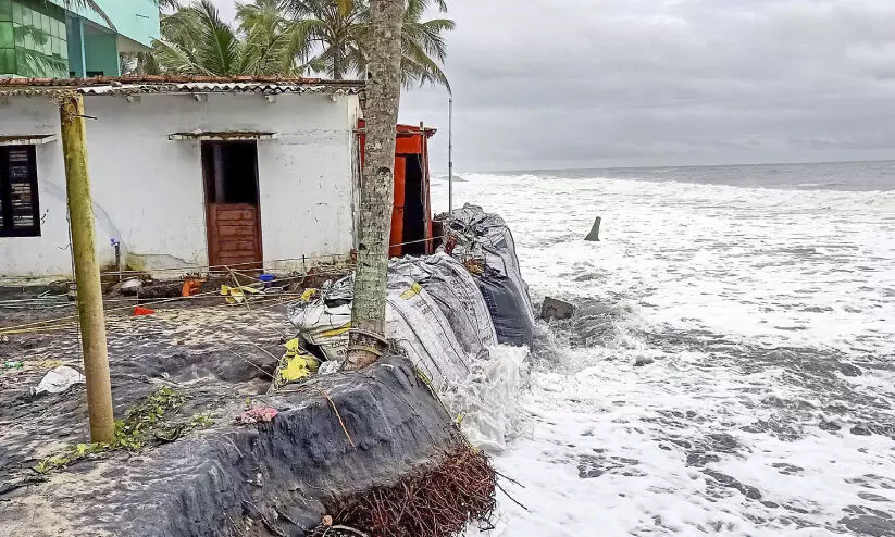 തീരസംരക്ഷണ നടപടികളെക്കുറിച്ച് മിണ്ടാട്ടമില്ല; വഞ്ചനയുടെ ദുരിതംപേറി തീരവാസികൾ