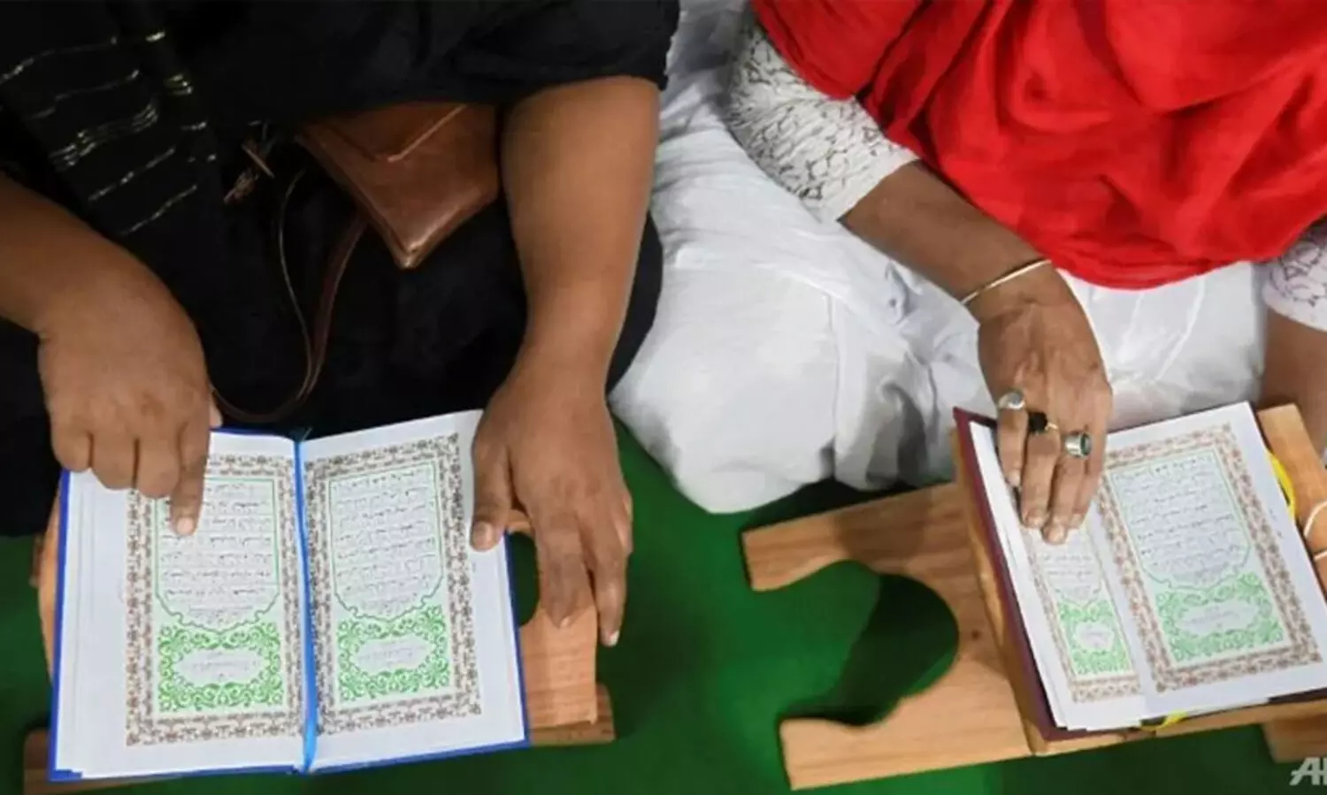 ധാ​ക്ക​യി​ൽ ഭി​ന്ന​ലിം​ഗ​ക്കാ​ർ​ക്ക്​ മ​ദ്​​റ​സ