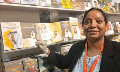 സമ്മാനങ്ങളുമായി പ്രഫ. ഗീതകുമാരി ഷാർജയിലെത്തി;  സുൽത്താനെ ഒരു നോക്ക് കാണാൻ ഭാഗ്യമുണ്ടാകുമോ?