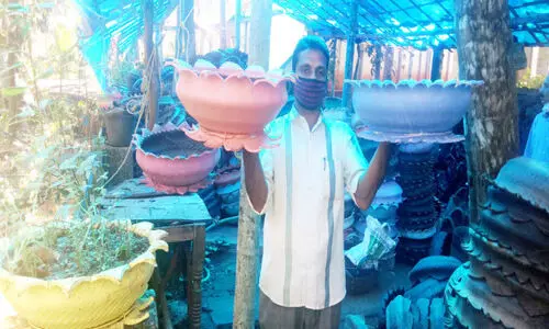 പഴയ ടയറുകൾ മിനുക്കി; ജീവിതം വിജയത്തിലേക്ക്​ ഓടിച്ച്​ പ്രവാസി