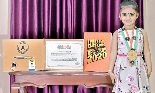 ഇന്ത്യയെക്കുറിച്ച്​ എല്ലാം പറയും ഈ മൂന്നുവയസ്സുകാരി