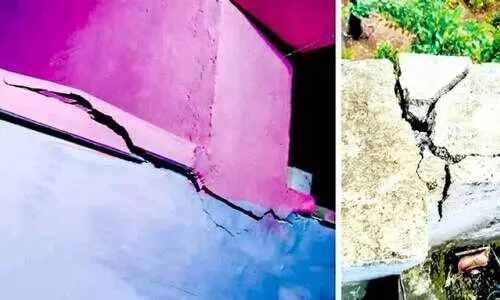 മി​ന്ന​ലി​ൽ വീ​ടു​ക​ൾ​ക്ക്​ നാ​ശം; വൈ​ക്ക​ത്ത്​ അ​ഞ്ച്​ കുടുംബങ്ങൾ അദ്​ഭുതകരമായി രക്ഷപ്പെട്ടു