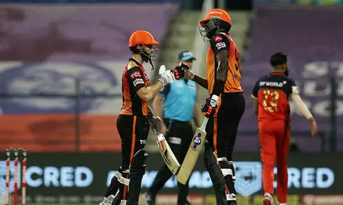 ഹോൾഡ്​ ഇല്ലാതെ ആർ.സി.ബി; ഹൈദരാബാദ്​ മുന്നോട്ട്​