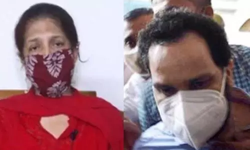 കാർഡ്​ വീട്ടിലുണ്ടെങ്കിൽ കത്തിച്ച്​ കളയില്ലേ...-ചാ​ന​ല്‍ ച​ർ​ച്ച​യി​ൽ ബി​നീ​ഷ്​ കോ​ടി​യേ​രി​യു​ടെ ഭാ​ര്യാ​മാ​താ​വ്