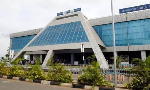 കരിപ്പൂരിൽ സിഗരറ്റും 35 ലക്ഷത്തി​െൻറ സ്വർണവും പിടികൂടി