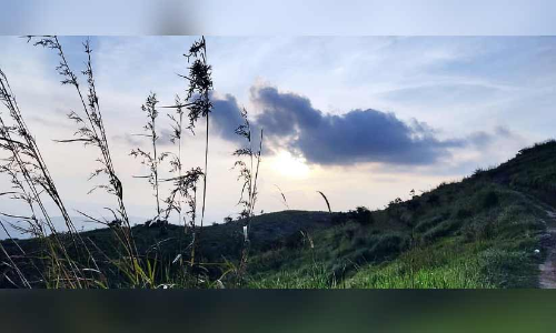 ആ​കാ​ശ​ക്കാ​ഴ്​​ച​യൊ​രു​ക്കി കൈ​ലാ​സ​പ്പാ​റ