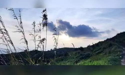 ആ​കാ​ശ​ക്കാ​ഴ്​​ച​യൊ​രു​ക്കി കൈ​ലാ​സ​പ്പാ​റ