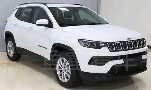 പുതിയ ജീപ്പ്​ കോമ്പസ്​ ചിത്രങ്ങൾ പുറത്ത്​; ഗ്രില്ലിലും ബമ്പറിലും മാറ്റങ്ങൾ