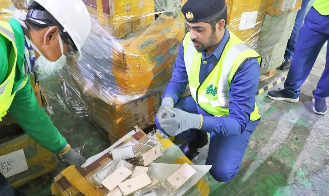 വ്യാ​ജ ച​ര​ക്കു​ക​ളെ നേരിട്ട്​ യു.​എ.​ഇ രാ​ജ്യ​ത്ത് ക​ഴി​ഞ്ഞ വ​ർ​ഷം ക​സ്​​റ്റം​സ് പി​ടി​കൂ​ടി​യ​ത് 1,68,251 വ്യാ​ജ ഉ​ൽ​പ​ന്ന​ങ്ങ​ൾ