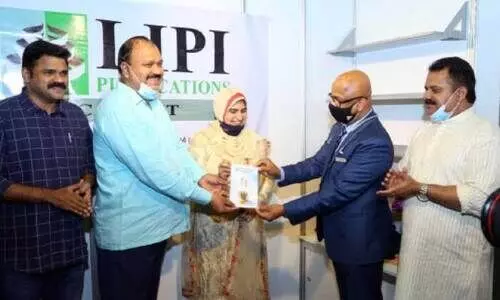 മണലാരണ്യത്തിലെ മഞ്ഞുപാളികൾ പ്രകാശനം