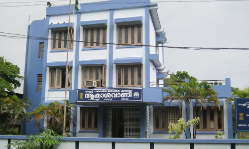 ആകാശവാണി തിരുവനന്തപുരം, ആലപ്പുഴ... വിസ്​മൃതിയിലേക്ക്