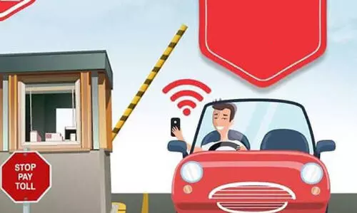 ടോള്‍ പ്ലാസയില്‍ വാഹനക്കുരുക്ക്: യുവമോര്‍ച്ച പ്രവർത്തകർ ബൂത്തുകള്‍ തുറന്ന് വാഹനങ്ങള്‍ കടത്തിവിട്ടു