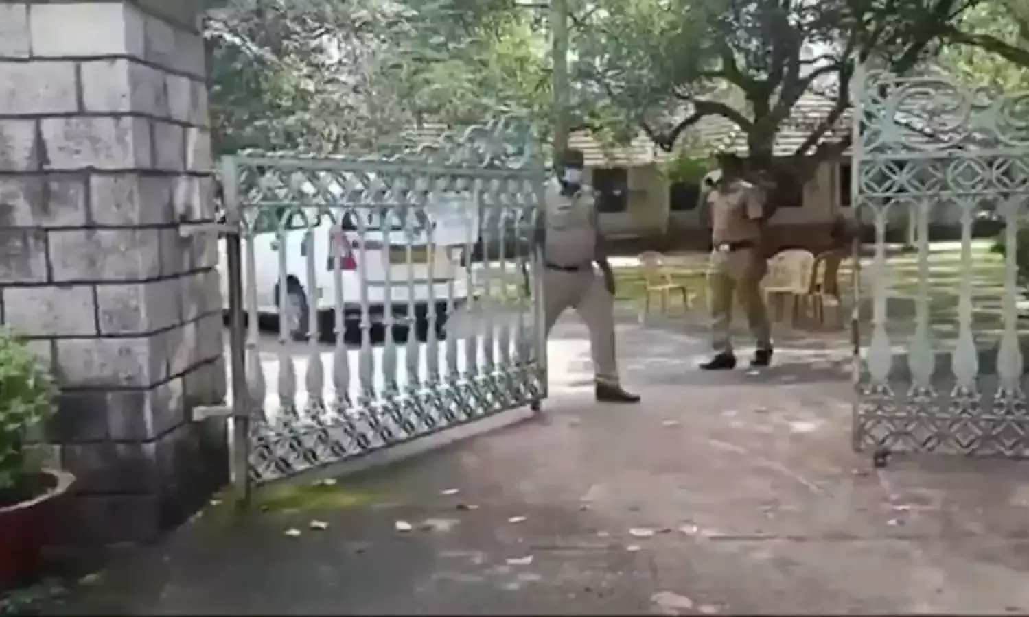 ബിലീവേഴ്സ് ചർച്ച്: ഇ.ഡി, ആദായനികുതി വകുപ്പ് പരിശോധന തുടരുന്നു ബിലീവേഴ്സ് ചർച്ച്: ഇ.ഡി, ആദായനികുതി വകുപ്പ് പരിശോധന തുടരുന്നു