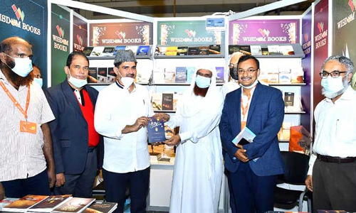 പുസ്തക പ്രകാശനം നടത്തി പുസ്തക പ്രകാശനം നടത്തി