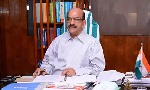 ശശിധരൻ നായർ കമീഷൻ സൃഷ്ടിച്ച ഭാവന സമൂഹവും സംവരണത്തിെൻറ പുതിയ പങ്കുപറ്റുകാരും ശശിധരൻ നായർ കമീഷൻ സൃഷ്ടിച്ച ഭാവന സമൂഹവും സംവരണത്തിെൻറ പുതിയ പങ്കുപറ്റുകാരും