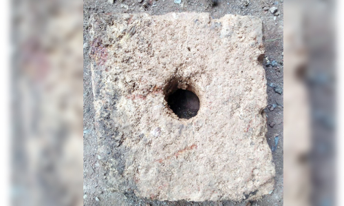ടിപ്പു കോട്ടയുടെ കിണറ്റിൽനിന്ന്​ തുളകളുള്ള കല്ല് കണ്ടെത്തി