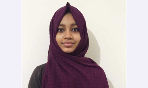 മൊ​യ്തു മൗ​ല​വി കേ​ര​ള​ത്തെ​ക്കു​റി​ച്ച്​ ര​ചി​ച്ച അ​റ​ബി ഗാ​നം സ​മൂ​ഹ മാ​ധ്യ​മ​ങ്ങ​ളി​ൽ വൈ​റ​ൽ