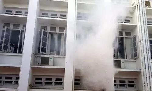 സെക്രട്ടേറിയറ്റ് തീപിടിത്തം: ഷോര്‍ട്ട് സര്‍ക്യൂട്ട് തെളിഞ്ഞില്ല; മദ്യക്കുപ്പികള്‍ കണ്ടെത്തിയെന്ന്