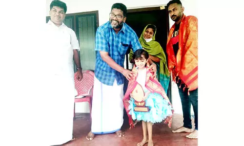 നാടി​െൻറ അഭിമാനക്കണ്ണായി റിയാസും ഫാത്തിമ നസ്​റിനും