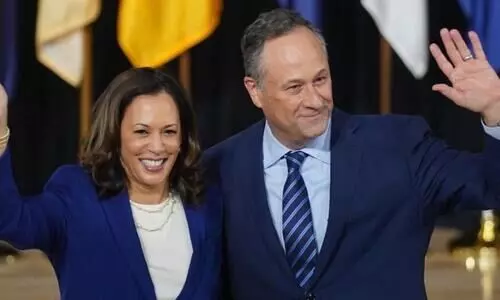 ഡഗ്ലസ്​ എംഹോഫ്​, അമേരിക്കയിലെ ആദ്യ സെക്കൻഡ്​ ജെൻറിൽമാനായ ജൂത വംശജനെ അറിയാം