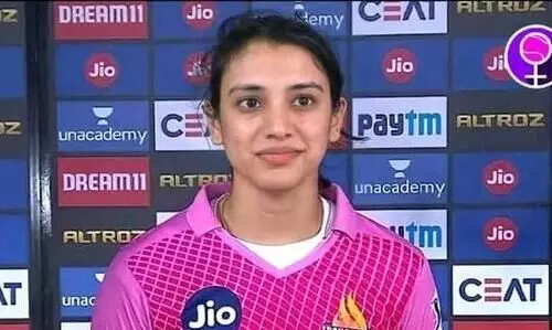 വനിത ട്വൻറി 20 ചാലഞ്ച്​; കപ്പുയർത്തി സ്​മൃതി മന്ദാനയുടെ ടീം