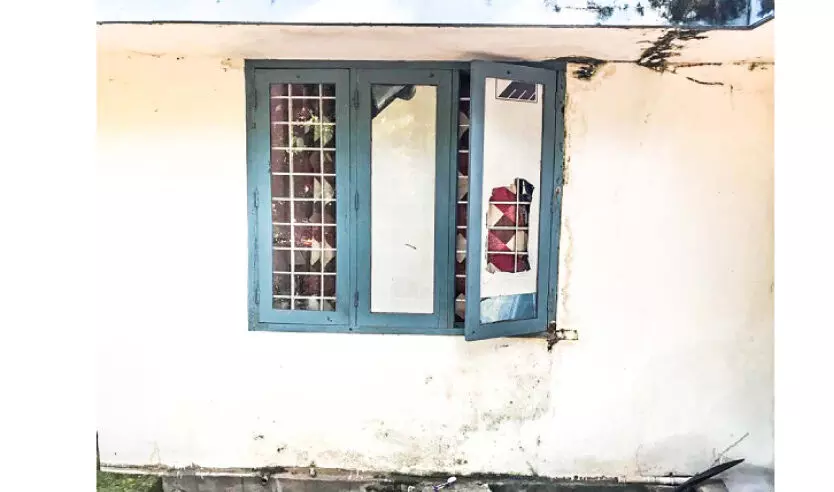 ലഹരി മാഫിയസംഘത്തിെൻറ ആക്രമണത്തിൽ രണ്ട് യുവാക്കൾക്ക് പരിക്ക് ലഹരി മാഫിയസംഘത്തിെൻറ ആക്രമണത്തിൽ രണ്ട് യുവാക്കൾക്ക് പരിക്ക്