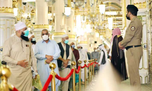 വി​ദേ​ശ ഉം​റ തീ​ർ​ഥാ​ട​ക​രു​ടെ ആ​ദ്യ​സം​ഘം മ​ദീ​ന​യി​ൽ