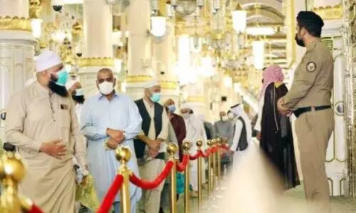 വി​ദേ​ശ ഉം​റ തീ​ർ​ഥാ​ട​ക​രു​ടെ ആ​ദ്യ​സം​ഘം മ​ദീ​ന​യി​ൽ