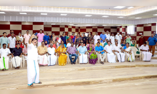 ​െസൽഫിയെടുത്തും ക്ഷമാപണം നടത്തിയും ശതാബ്​ദി മന്ദിരത്തിലെ ആദ്യ-അവസാന കൗൺസിൽ