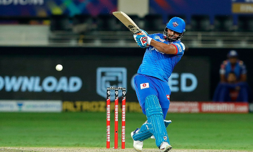 മുംബൈക്ക്​ ആദ്യ വിക്കറ്റ്​ നഷ്​ടം; ഡികോക്ക്​ പുറത്ത്​